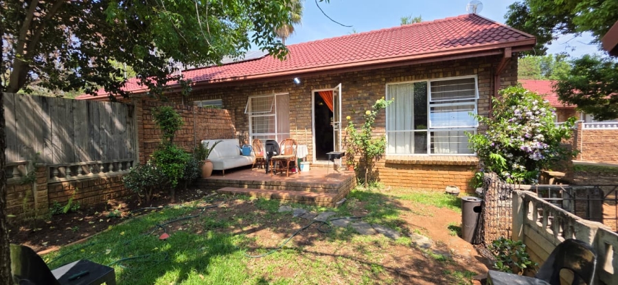 1 Bedroom Property for Sale in Meerhof North West